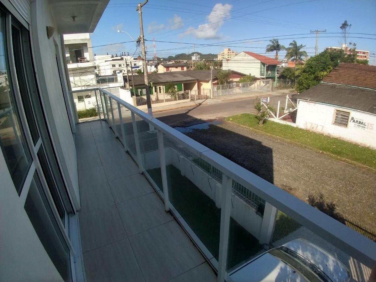 Appartamento Apto. 03 Quartos à 500m da Praia Torres Esterno foto